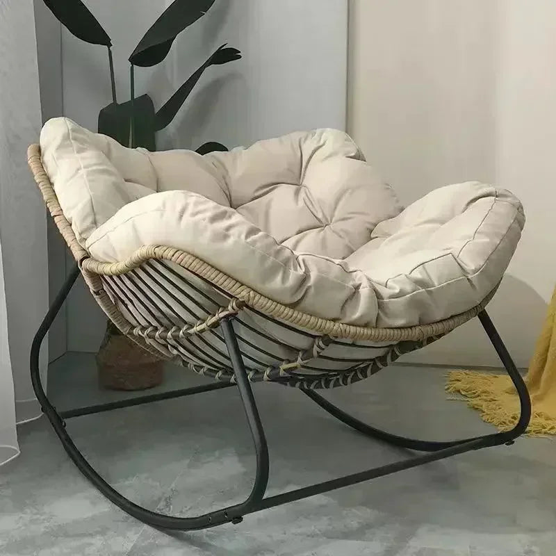 Cadeira de Baloiço de Rattan - Poltrona de Lazer para Sala, Varanda e Descanso